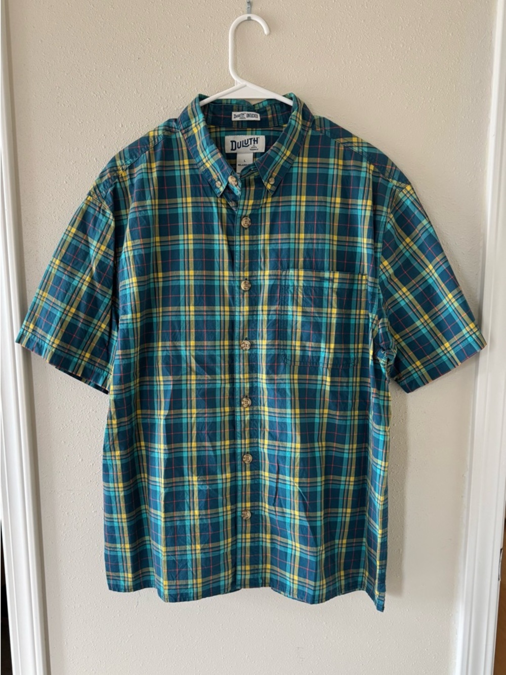 Duluth Trading Co Men’s Large untucked plaid Button-Down Shirt